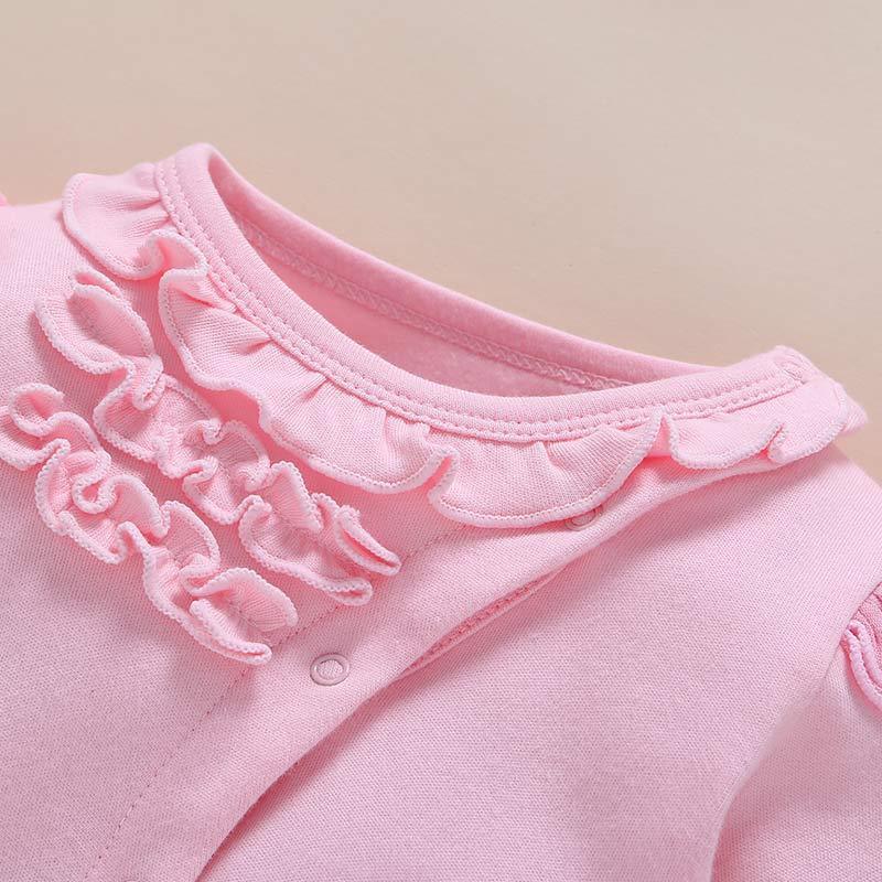 one-year-old baby wears newborn/ baby clothing romper jumpsuit