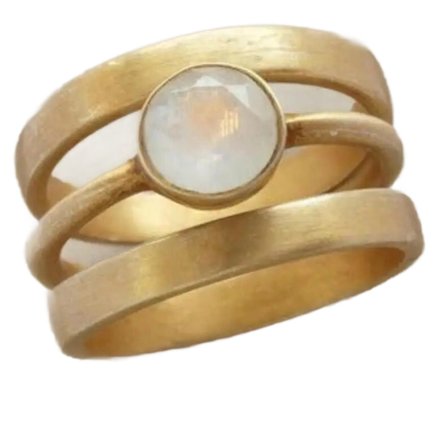 Fashion Gold-plated Hollow Micro-inlaid White Chalcedony Ring