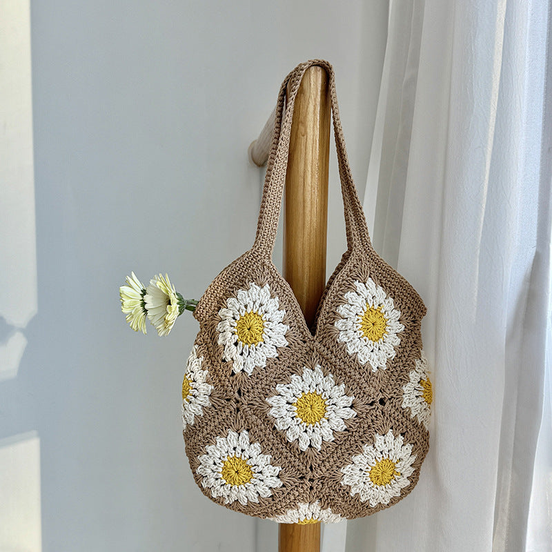 Elegant Flower Woven Women's Shoulder Bag